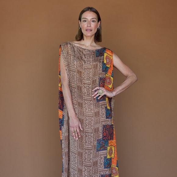 The Cleopatra dress is a stunning and unique piece Handmade with elegance ♻️ - Picture 3 of 8